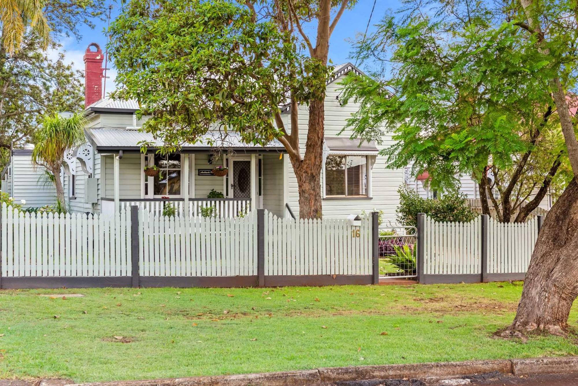 Ambiente Cottage - Pet And Family Friendly Toowoomba Exterior photo